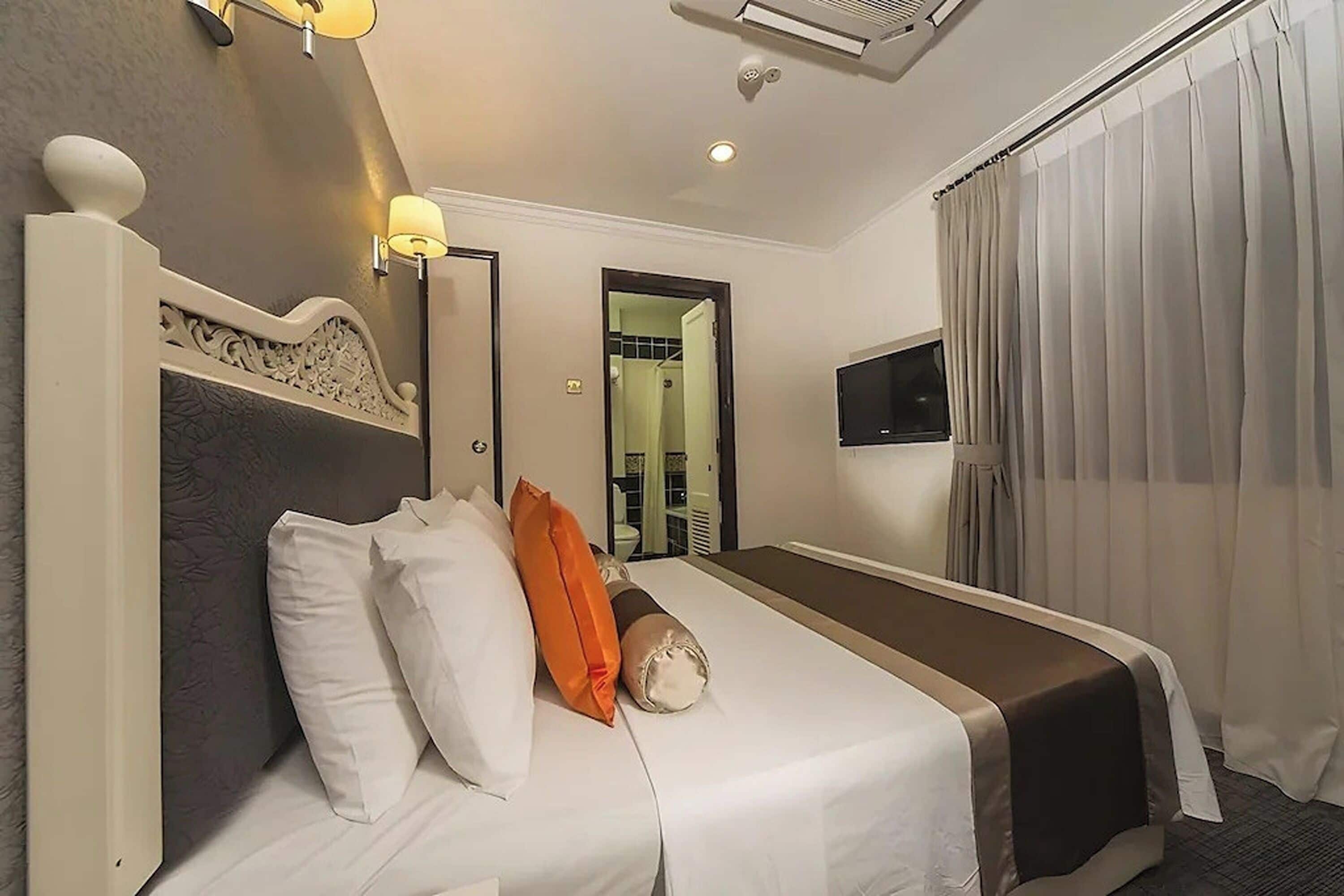 Caja de seguridad en la habitación y cortinas blackout 