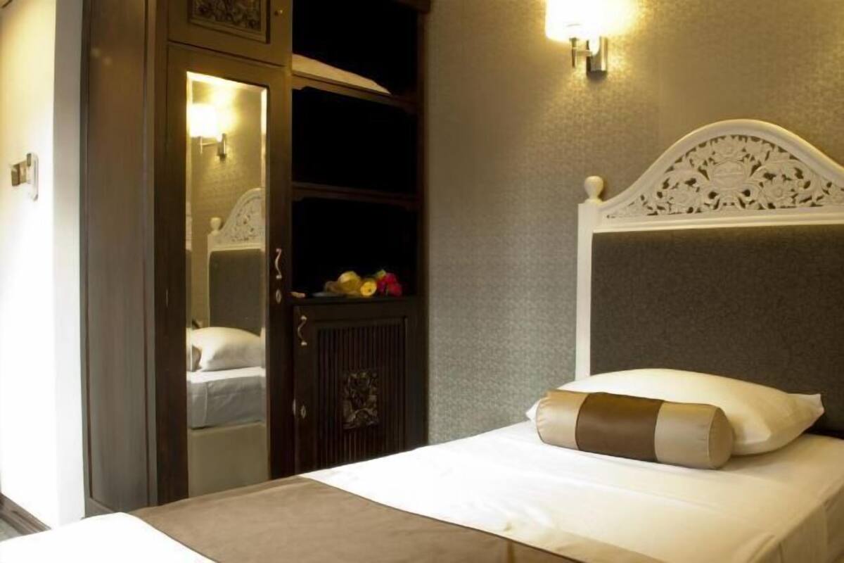 Minibar, in-room safe, blackout curtains, iron/ironing board
