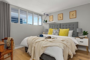 Luxury-Apartment, 2 Schlafzimmer (6 Villa Marina) | 2 Schlafzimmer, hochwertige Bettwaren, individuell dekoriert