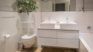 Luxury Apartment, 2 Bedrooms (24 Villa Marina) | Bathroom | Separate tub and shower, designer toiletries, hair dryer, towels