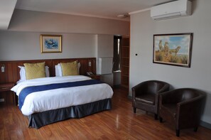 Executive Double Room | 1 bedroom, in-room safe, desk, free WiFi