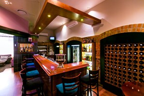 Bar (on property) - Cape Town Lodge Hotel (Cape Town)