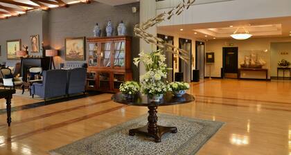 The Commodore Hotel