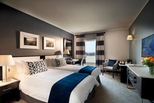 Chambre Deluxe avec lits jumeaux | Literie de qualité supérieure, minibar, coffres-forts dans les chambres