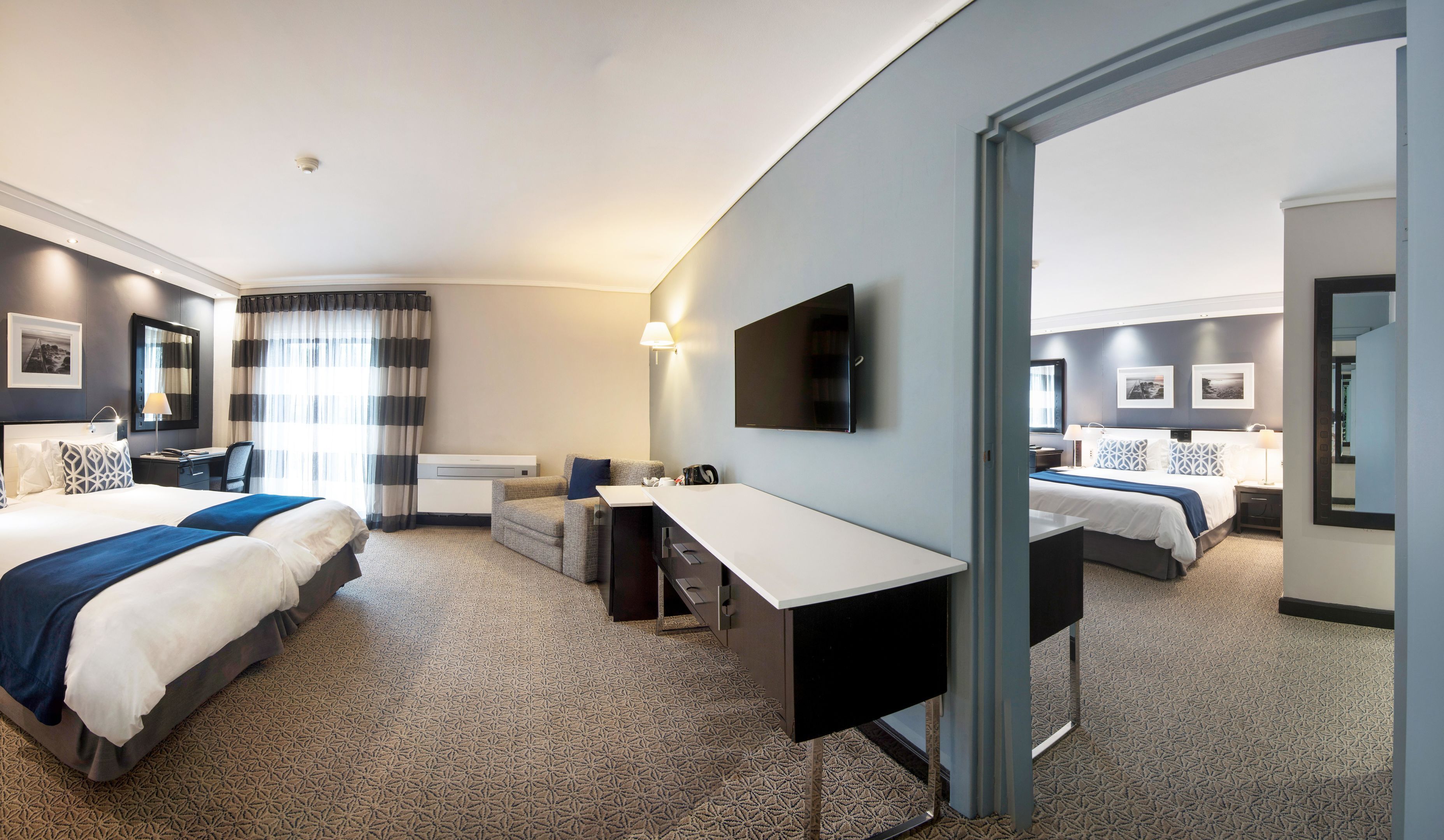 Family Twin Room (FAMT) | Premium bedding, minibar, in-room safe, desk