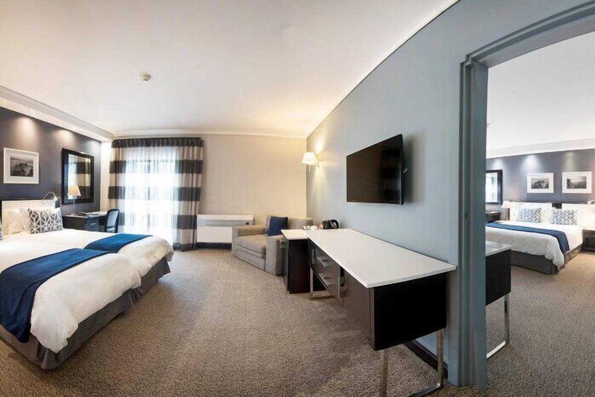 Family Twin Room (FAMT) | Premium bedding, minibar, in-room safe, desk