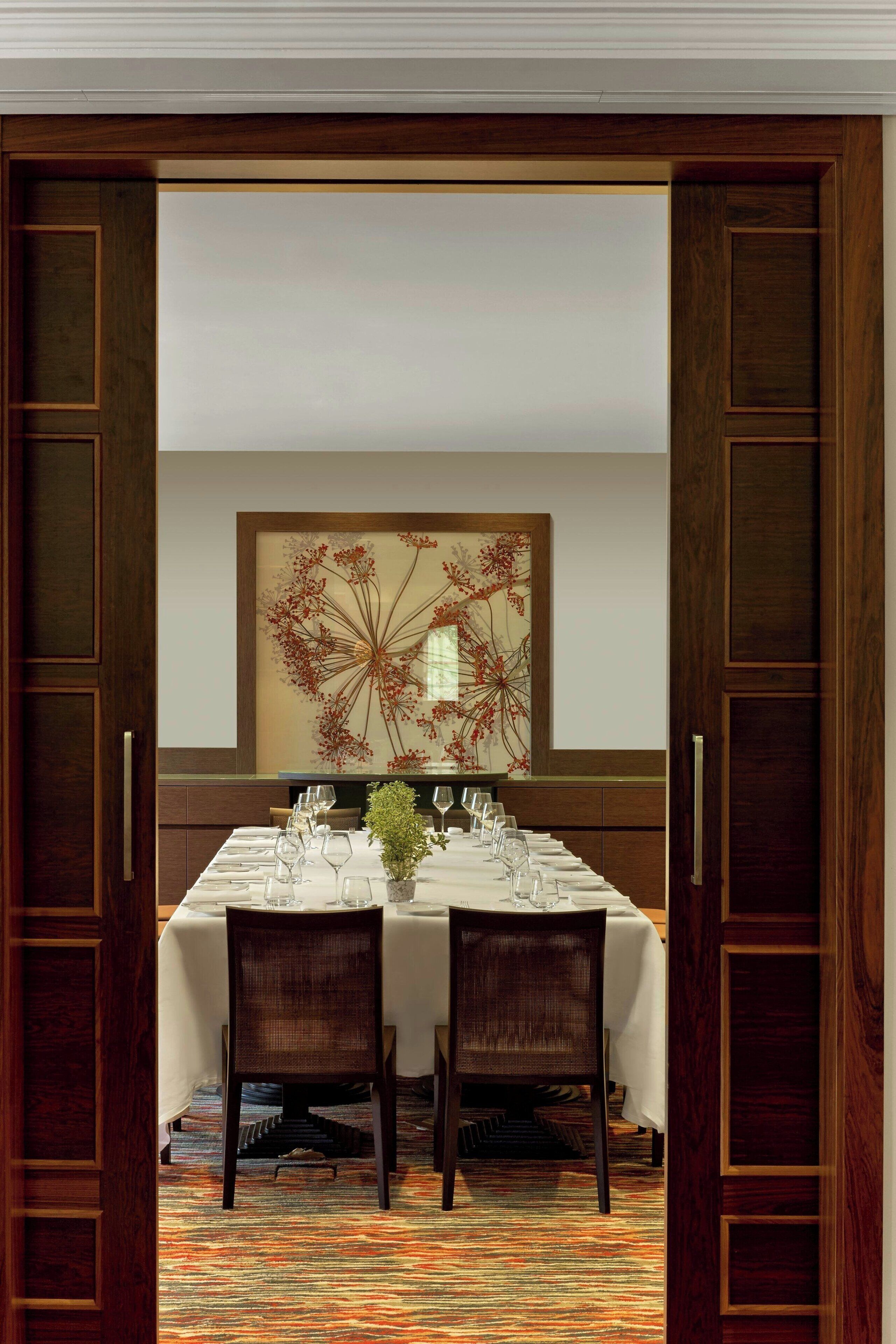 2 restaurants, breakfast, dinner served; modern european cuisine