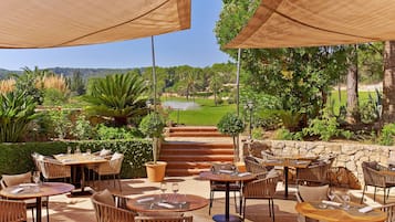 2 restaurantes, café da manhã, culinária europeia moderna
