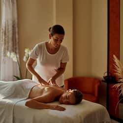 Sauna, tab panas, bilik wap, mandi tangas / hammam, rawatan badan