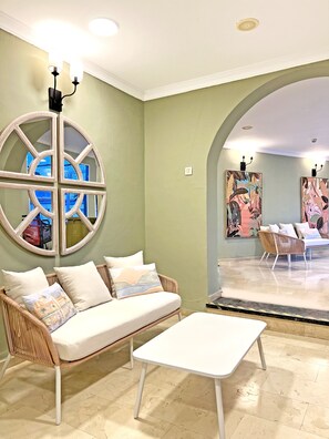 Televisión LCD de 32 pulgadas con canales vía satélite y televisión