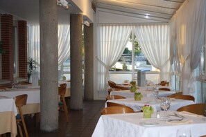 Frühstück, Mittagessen und Abendessen