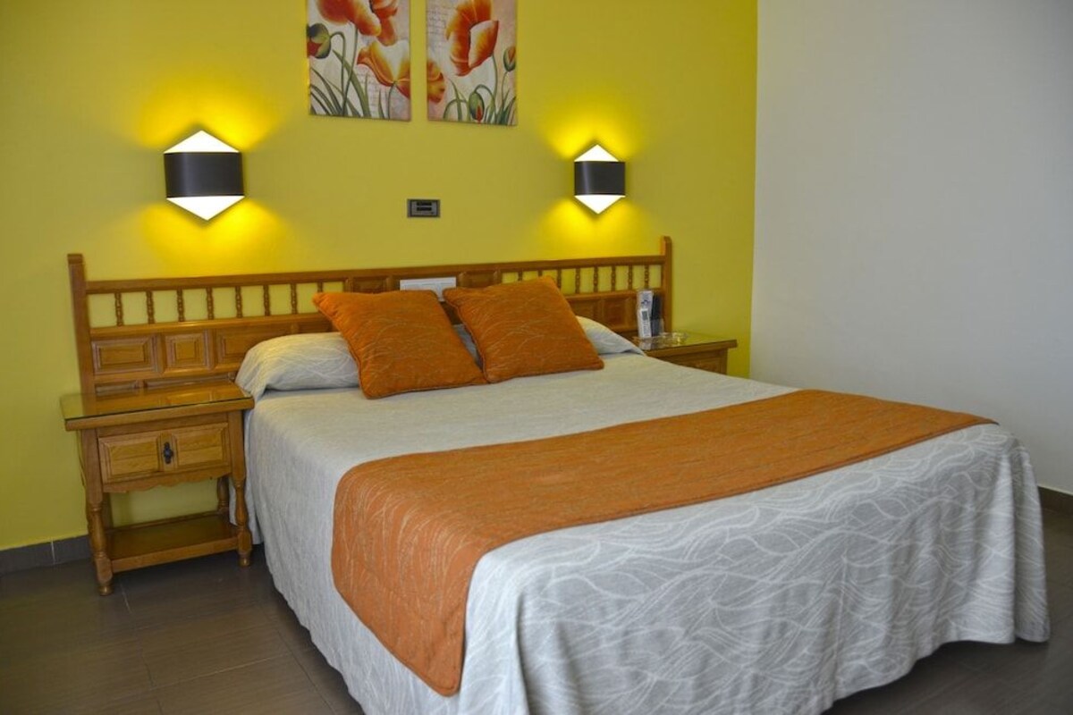 In-room safe, desk, blackout drapes, WiFi (free)