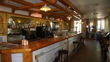 Bar (en el alojamiento)