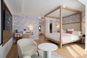 Deluxe Suite | Premium bedding, minibar, in-room safe, desk