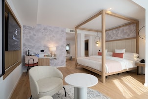 Ropa de cama de alta calidad y minibar