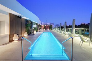 Kolam renang terbuka bermusim 