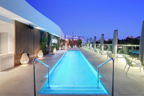 Piscine extérieure (ouverte en saison)