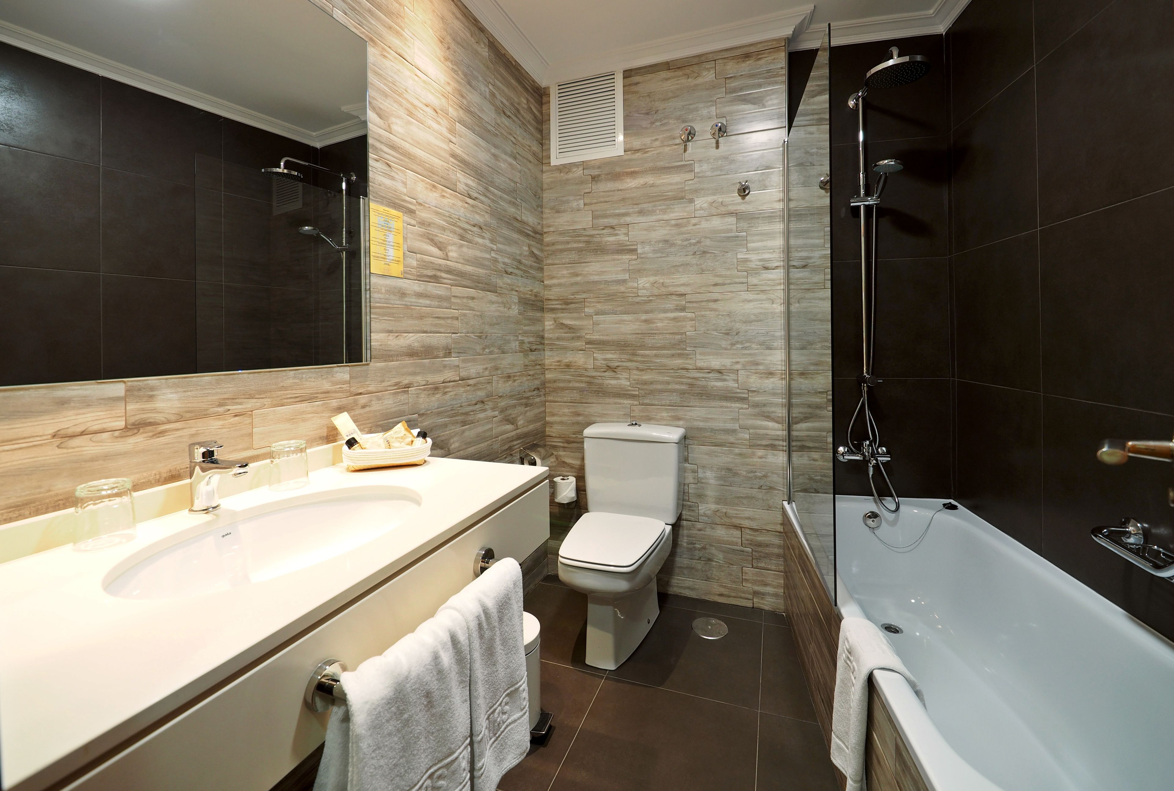 shower, rainfall showerhead, free toiletries, hair dryer