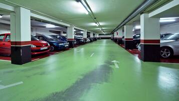 Estacionamiento (EUR 13 por noche)