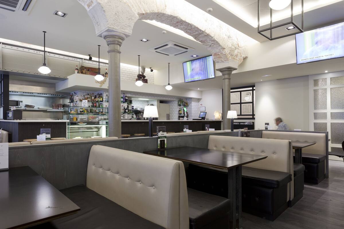 restaurant