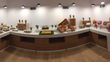 Daily buffet breakfast (EUR 11.90 per person)