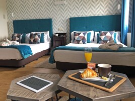 Odada kasa, güneşlik/perde, ücretsiz kablosuz İnternet, çarşaf takımı 