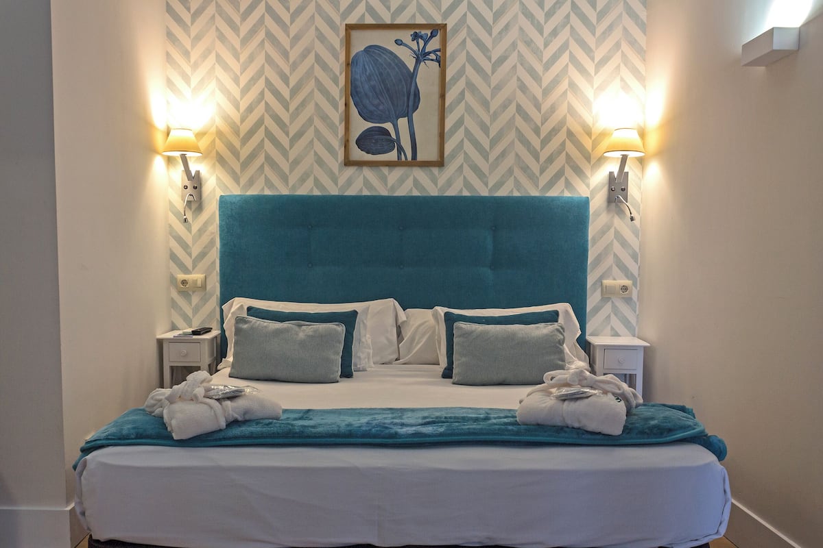 1 bedroom, in-room safe, blackout curtains, free WiFi
