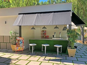 Poolside bar