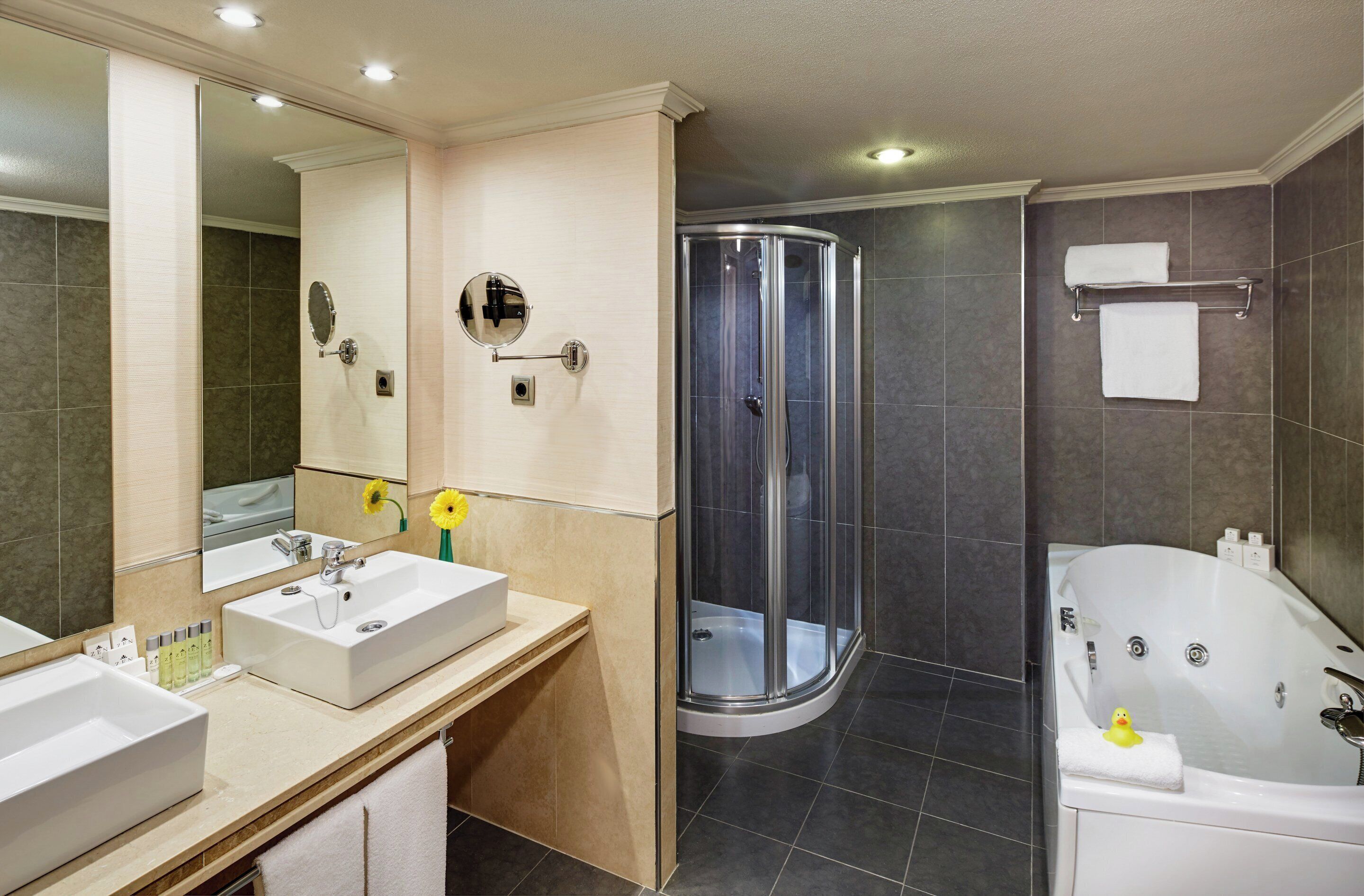 junior suite | bathroom | bathtub, free toiletries, hair dryer, bidet