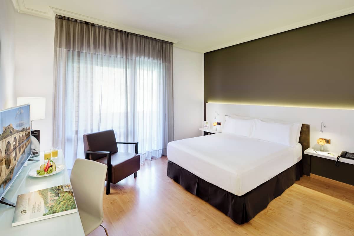 Down duvets, minibar, in-room safe, desk