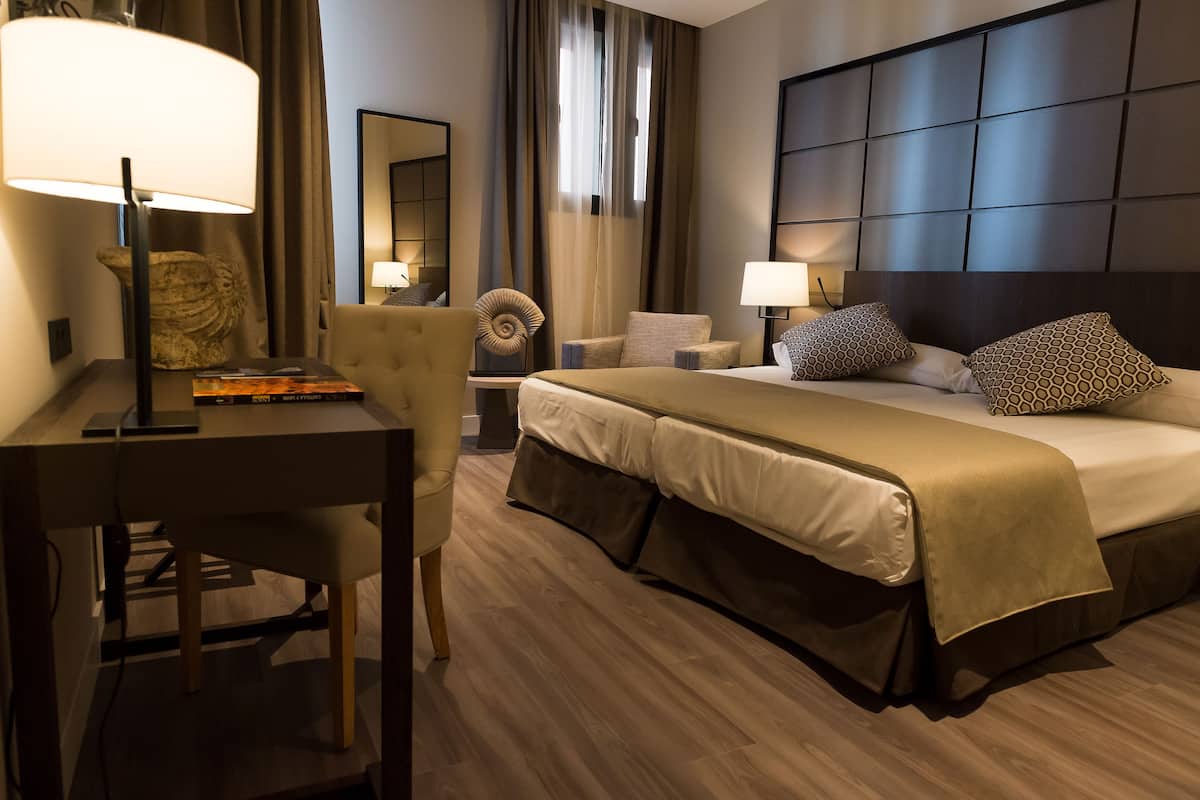 superior double room | down duvets, minibar, in-room safe, desk