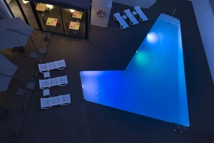 Piscine extérieure (ouverte en saison), chaises longues