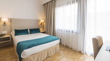 In-room safe, desk, laptop workspace, blackout drapes