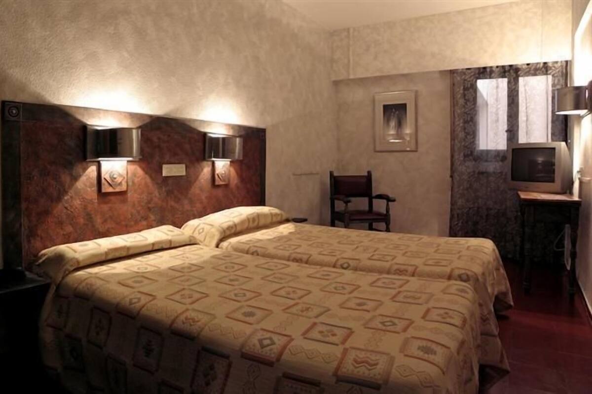 Double Room | Desk, iron/ironing board (on request), cribs/infant beds, WiFi