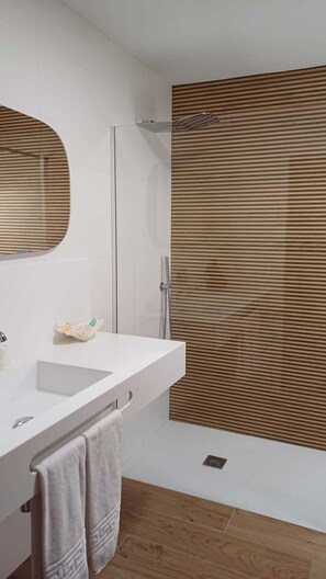 Bathtub, free toiletries, hair dryer, towels - Ruta Jacobea (Santiago de Compostela)