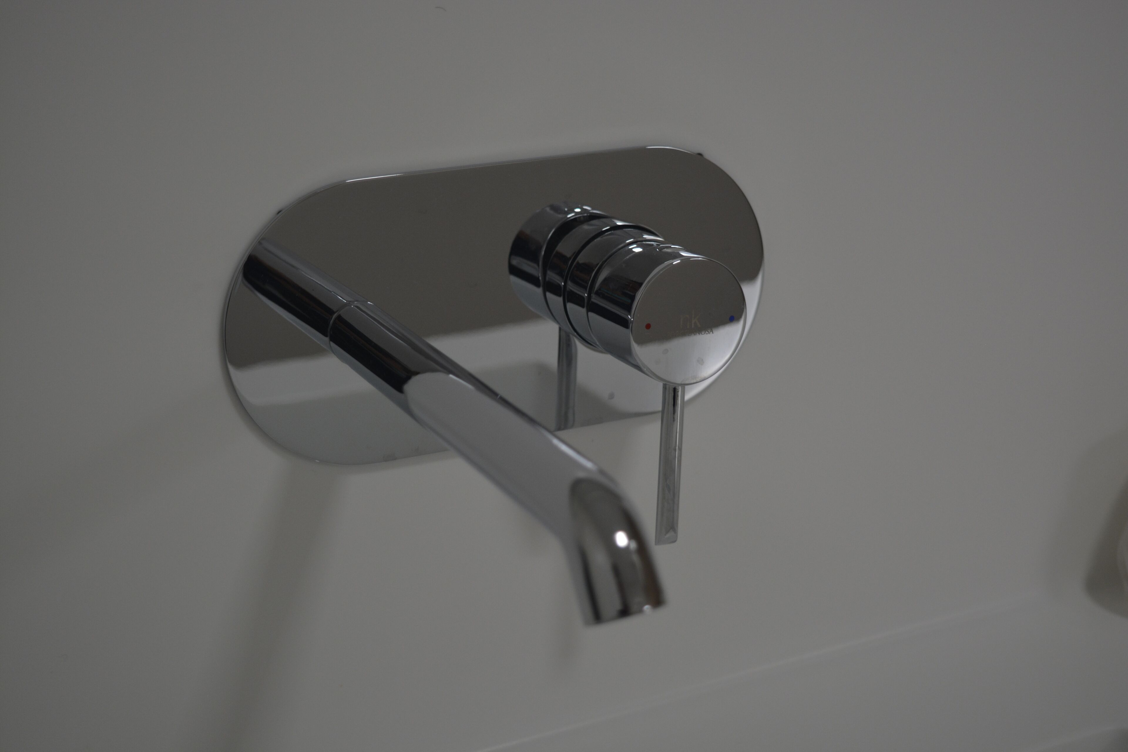 bathtub, free toiletries, hair dryer, towels