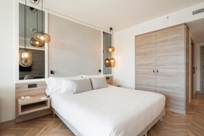 Minibar, in-room safe, desk, free cribs/infant beds