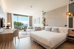 Minibar, in-room safe, desk, free cribs/infant beds - ATH Gran Hotel Samil (Vigo)