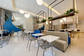 Lobby-Lounge