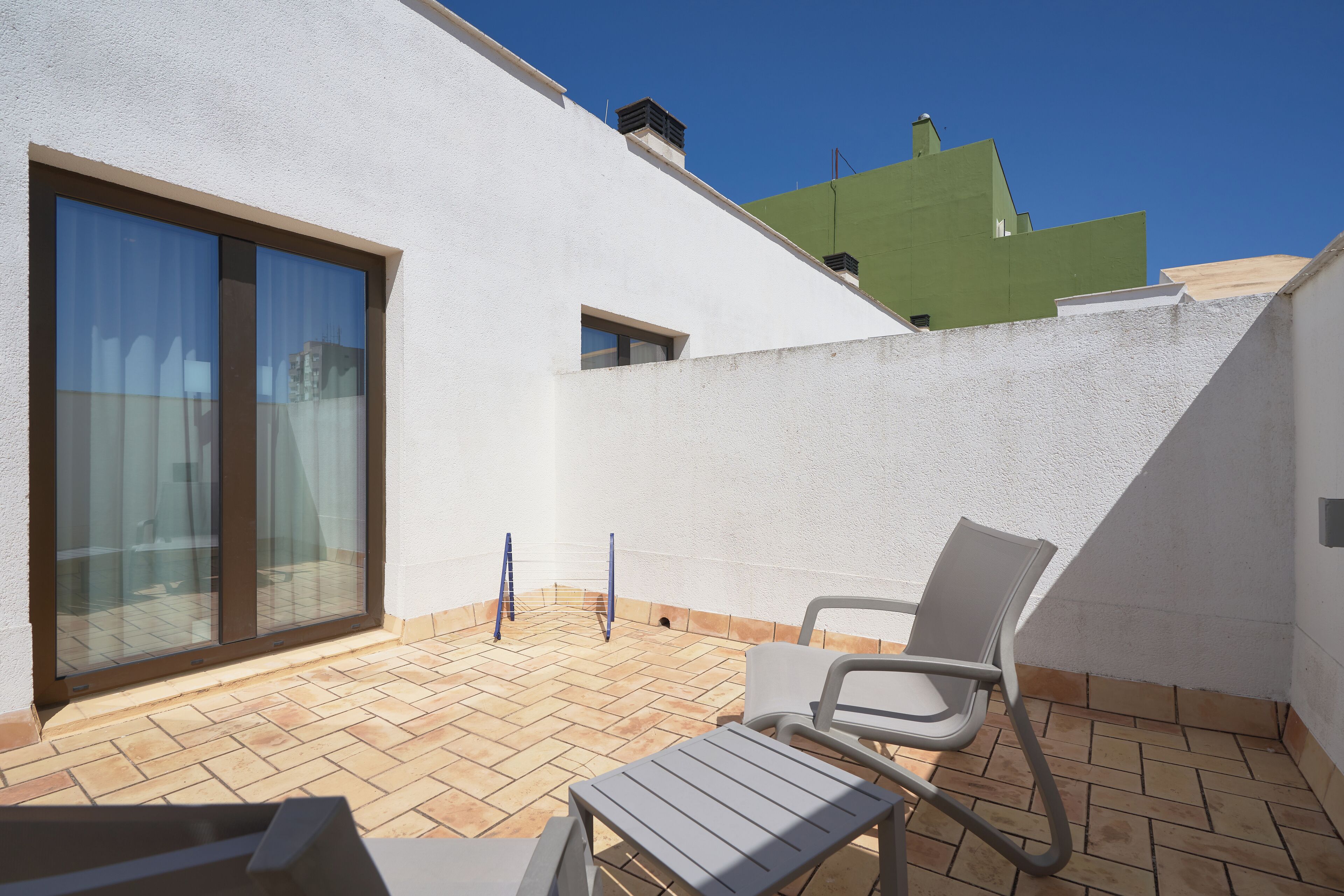 1 bedroom, egyptian cotton sheets, premium bedding, down duvets