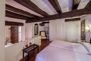 Twin Room, Mountain View | Premium bedding, individually decorated, blackout drapes, free WiFi