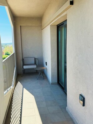 Desk, laptop workspace, free WiFi, bed sheets - Hotel Turia Badajoz (Badajoz)