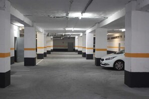 Self parking (EUR 8.00 per day)