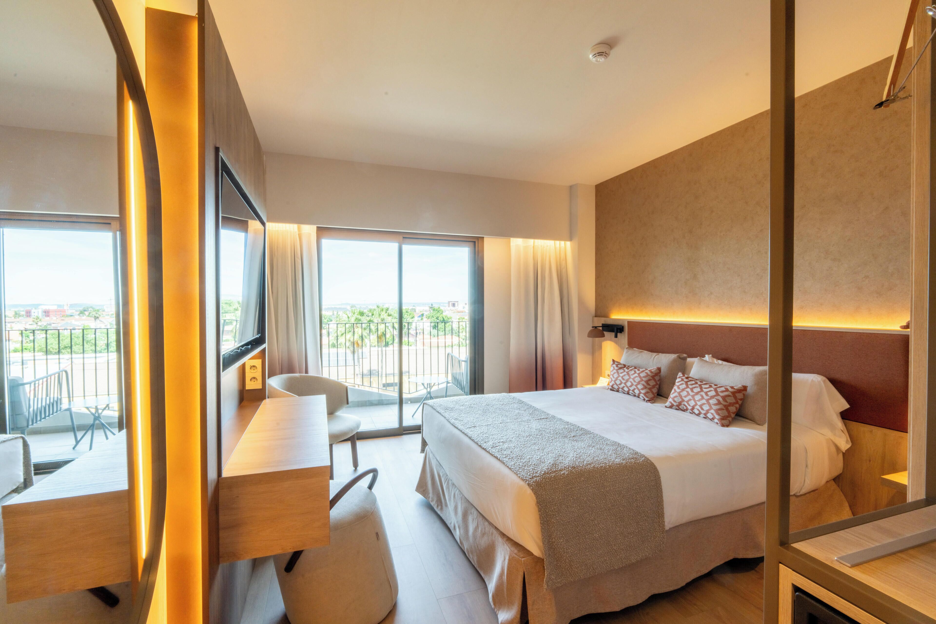 Suite Junior con vista a la piscina – 1 Cama | Escritorio, espacio para trabajar con un portátil, wifi gratis