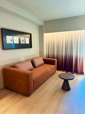 Desk, laptop workspace, free WiFi, bed sheets - Hotel Turia Badajoz (Badajoz)