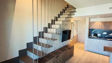 Duplex | Schreibtisch, laptopgeeigneter Arbeitsplatz, kostenloses WLAN