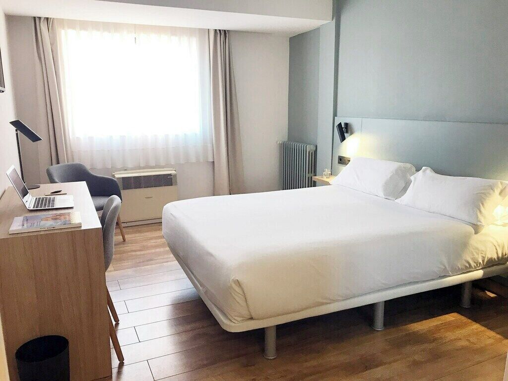 In-room safe, desk, blackout curtains, free WiFi