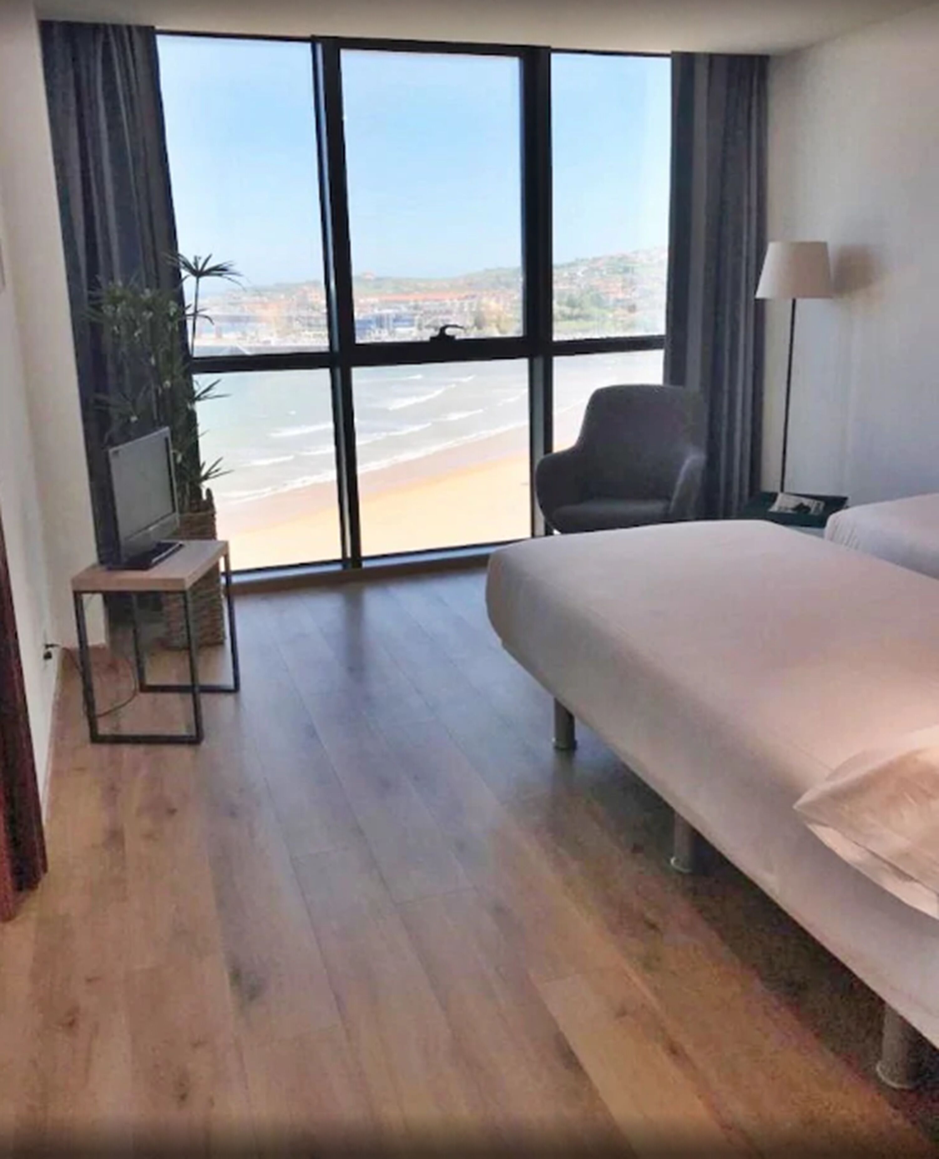 1 bedroom, in-room safe, desk, blackout curtains