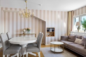 Suite, 2 camas individuales, para no fumadores | Escritorio, cortinas blackout, cunas y wifi gratis 