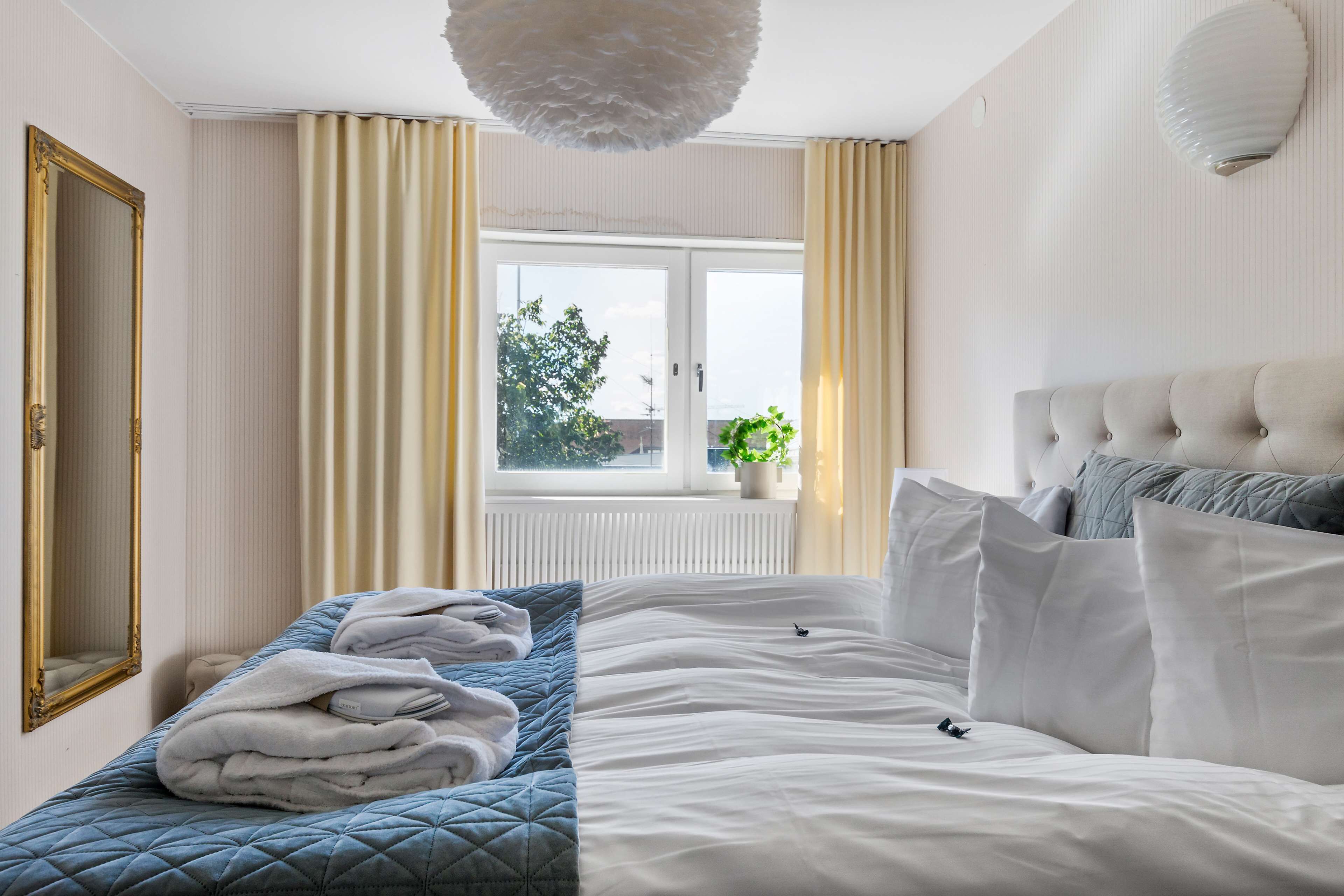 Suite, 2 eenpersoonsbedden, niet-roken | Een bureau, verduisterende gordijnen, babybedden, gratis wifi